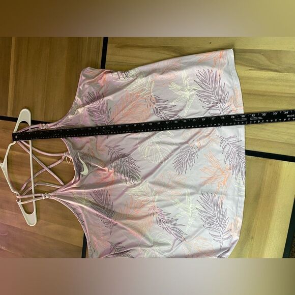 New with tags Nike top - Picture 6 of 8